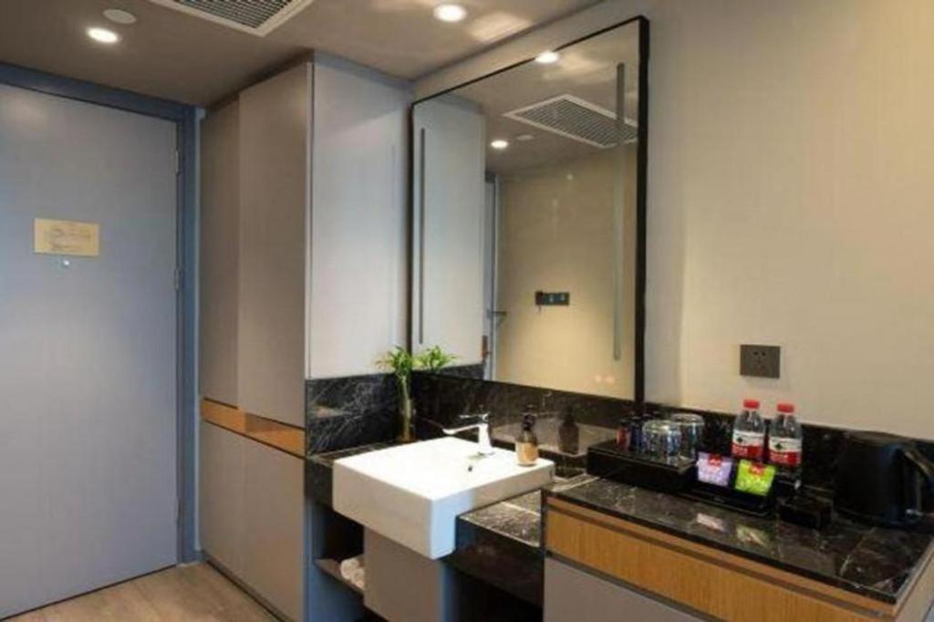 Home Inn Kunming Baita Road Кунмин Екстериор снимка
